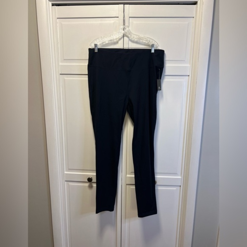 NWT Avenue Ave Leisure High Rise Leggings Size Women’s 22/24 Color Navy Blue